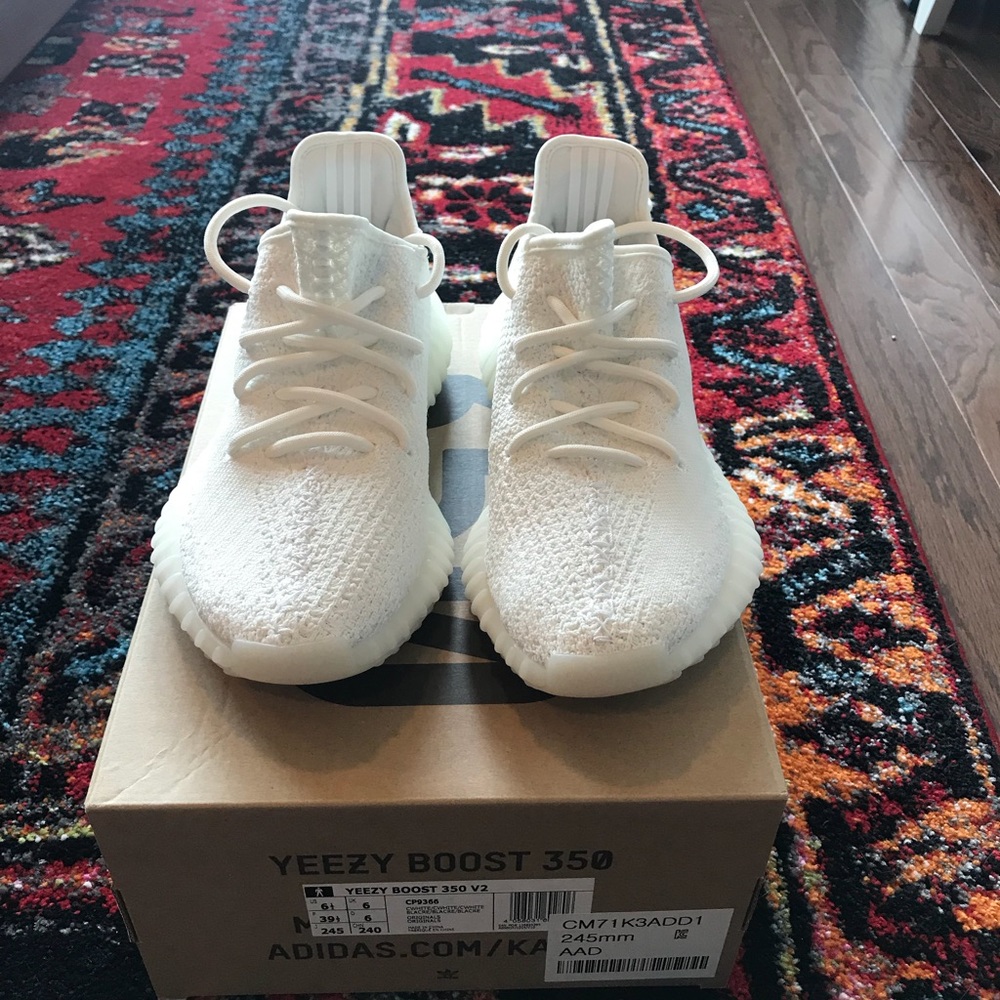 YEEZY BOOST 350 V2